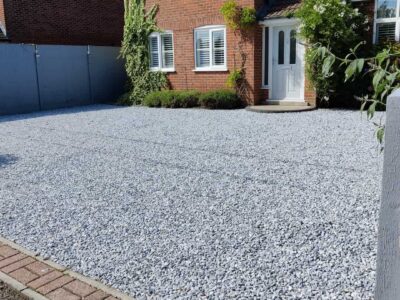 Gravel driveway installers near Luton