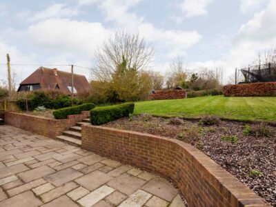 Affordable retaining wall company Luton