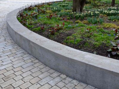 Retaining wall installers near Luton